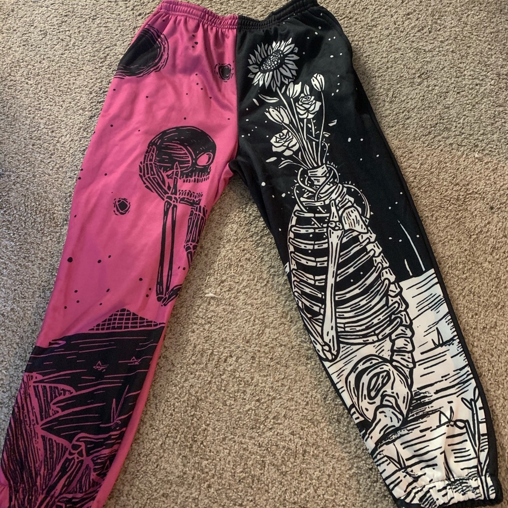 Split Graphic Sweats